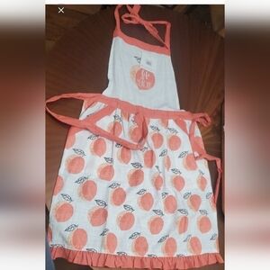 Envogue Apron with Peach and Coral Design